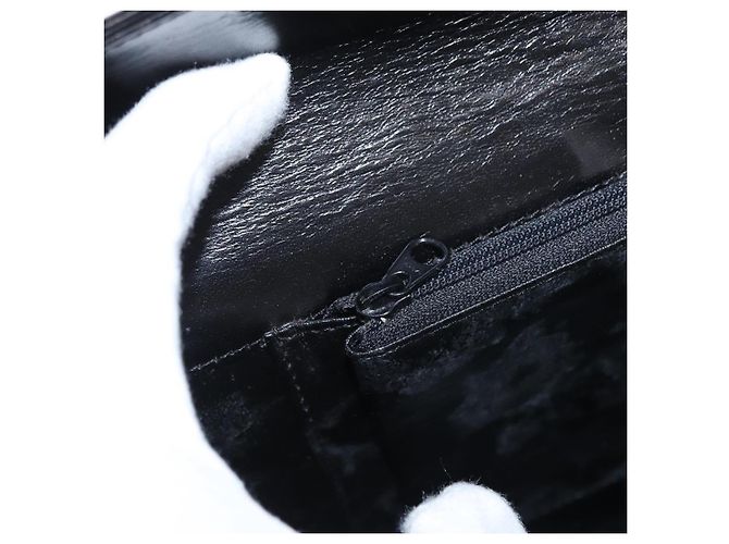 GIVENCHY Sac à main en cuir noir et or - vue 24