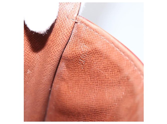 Saint-Cloud LOUIS VUITTON Epi Saint Cloud GM Shoulder Bag Brown M52193 LV - vista 26