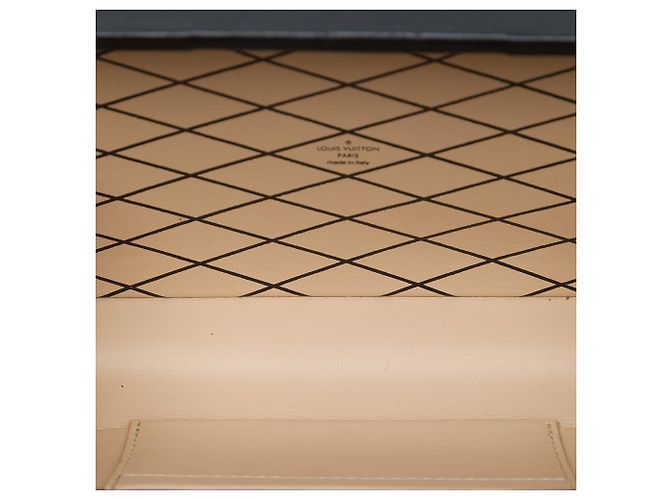 Louis Vuitton Black Monogram Vernis Petite Malle - vista 4