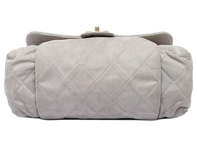 Chanel Gray Large Quilted Iridescent Calfskin Chic Quilt Flap - vista 3
