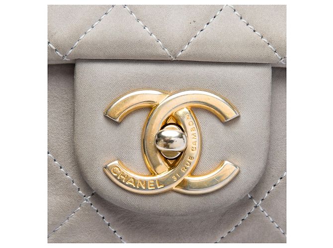 Chanel Gray Large Quilted Iridescent Calfskin Chic Quilt Flap - vista 5