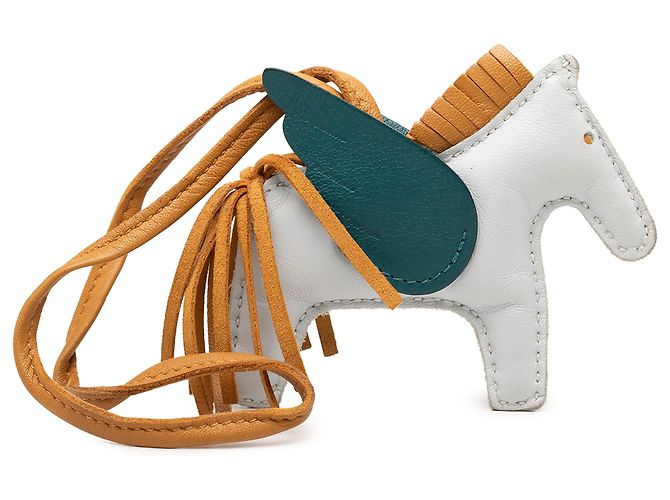 Hermès Blue Milo Lambskin and Swift Grigri Rodeo Pegase Bag Charm PM - vue 2