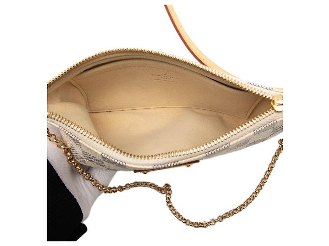 Louis Vuitton White Damier Azur Pochette Milla MM - vista 4