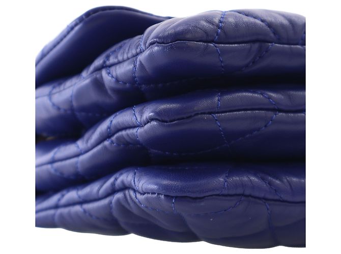 Chanel Blue Small Quilted Lambskin Pillow Crush Flap - vista 11