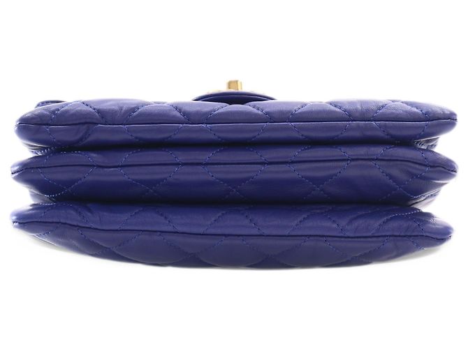 Chanel Blue Small Quilted Lambskin Pillow Crush Flap - vista 3