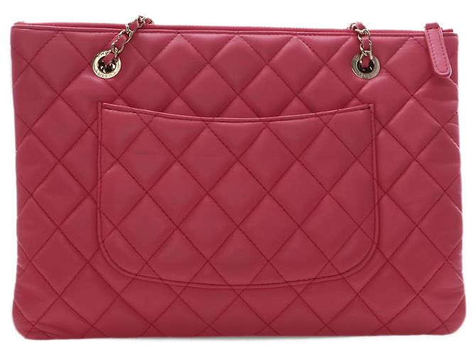 Estojo Duplo Chanel em pele de cordeiro acolchoada rosa com corrente - vista 2