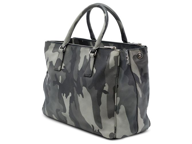 Borsa Prada Galleria Double Zip Medium Saffiano Lux Camouflage Grigia - vista 2