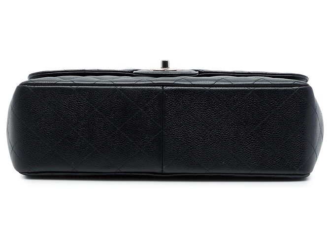 Chanel Black Jumbo Classic Caviar Double Flap - vista 3