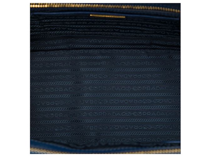 Prada Tote Galleria Double Zip Large in Saffiano Lux Blu - vista 4