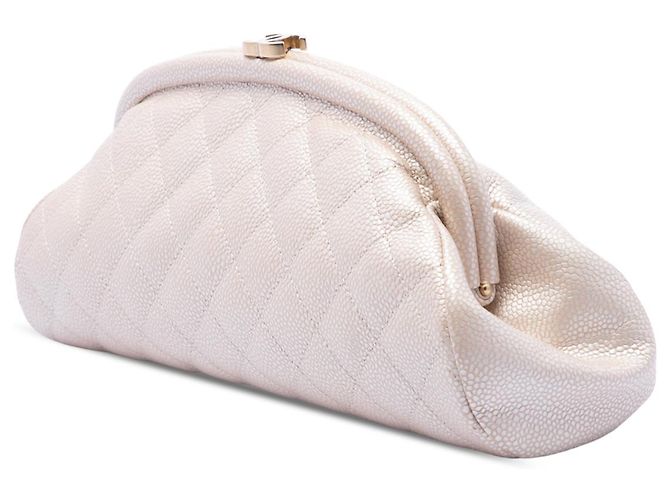 Classique Pochette Chanel Timeless Kisslock en cuir caviar matelassé doré - vue 2