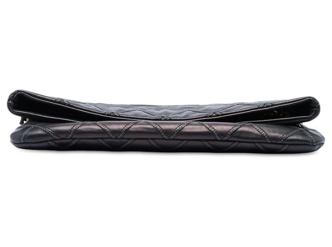 Clutch Chanel Thin City Foldover in pelle d'agnello matelassé nera - vista 3