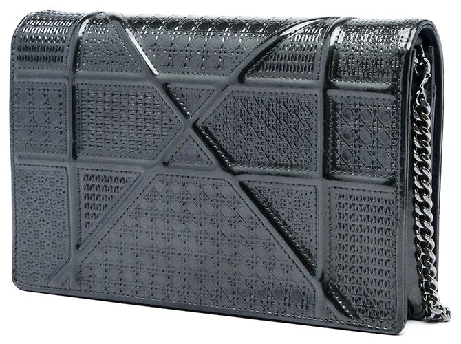 Portafoglio Diorama con catena Microcannage in vernice metallizzata nera Dior - vista 2