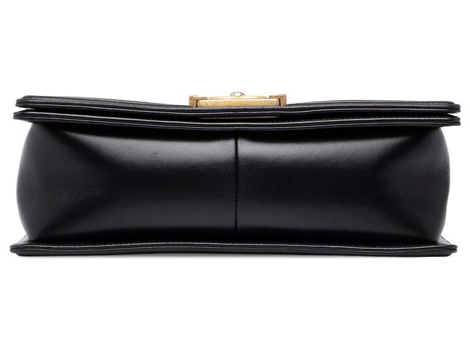 Chanel Black Old Medium Quilted Lambskin Boy Flap - vista 3