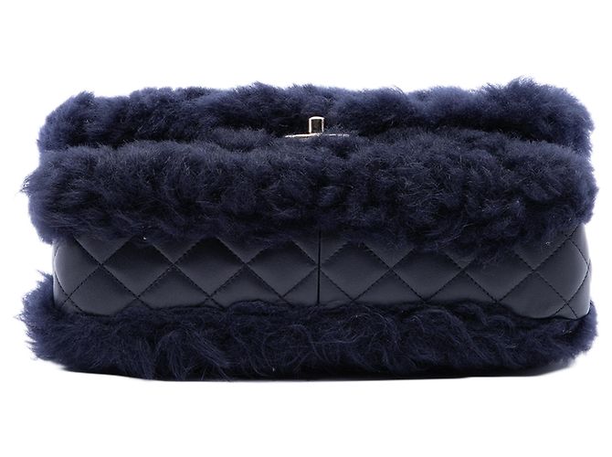 Chanel Blue Medium CC Shearling and Lambskin Single Flap - vista 3