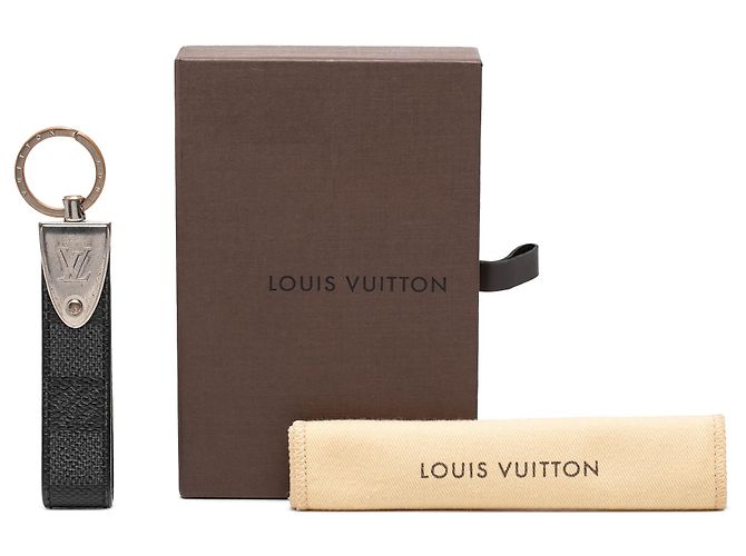 Louis Vuitton Portachiavi Dragonne in Damier Infini Nero - vista 5