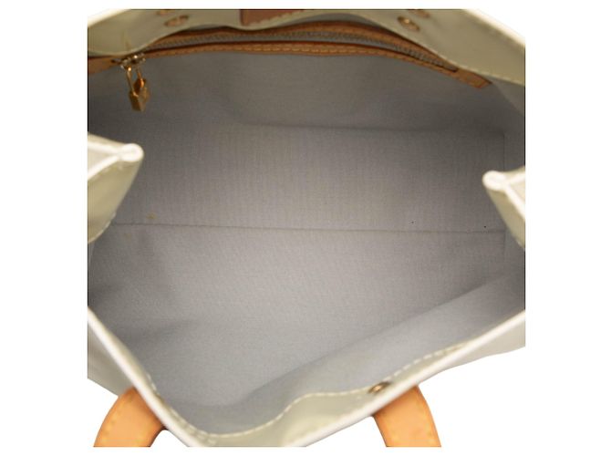 Louis Vuitton White Monogram Vernis Reade PM - vista 4