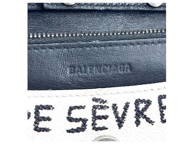 Balenciaga BB Graffiti Chain Leather Small - vista 6