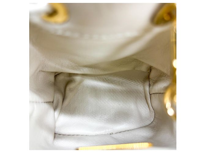 Mini pochette a secchiello in vernice Prada con logo triangolo e coulisse - vista 5