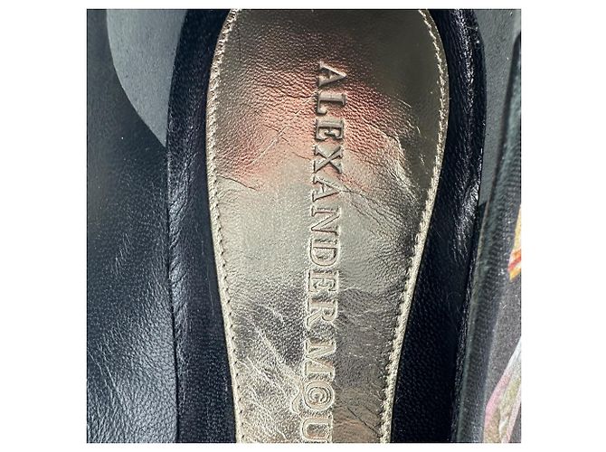 Mocassini Alexander McQueen Obsession Talisman Print in raso nero - vista 9