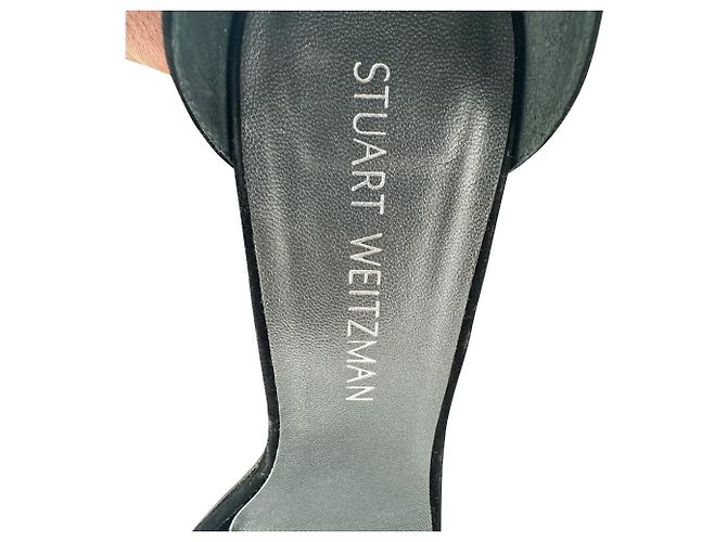 Stuart Weitzman Riemchen-Sandaletten mit Blockabsatz aus schwarzem Wildleder - Ansicht 13