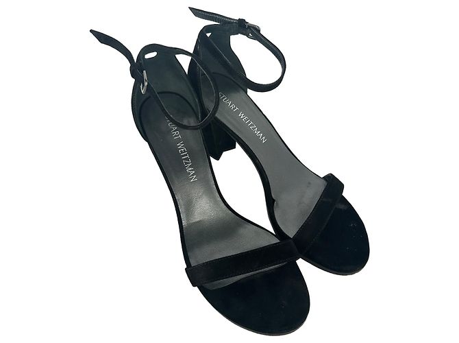 Stuart Weitzman Riemchen-Sandaletten mit Blockabsatz aus schwarzem Wildleder - Ansicht 4