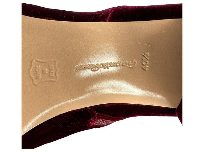 Botines Gianvito Rossi Margaux en terciopelo granate - vista 11