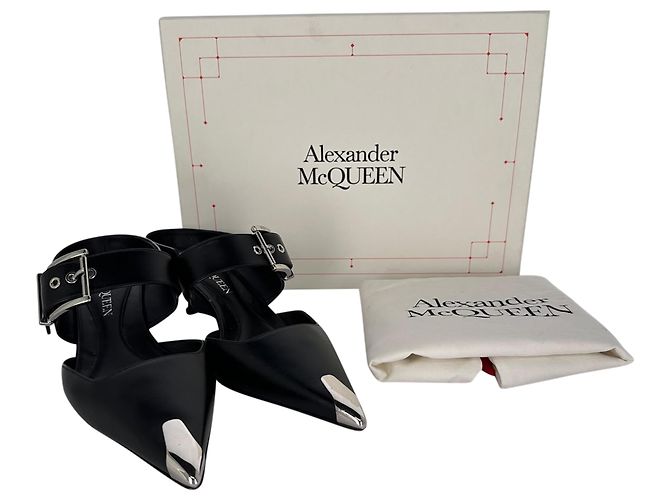 Mules Alexander McQueen Punk Buckle in pelle nera - vista 16