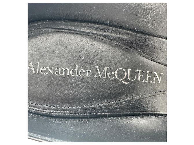 Mules Alexander McQueen Punk Buckle in pelle nera - vista 8