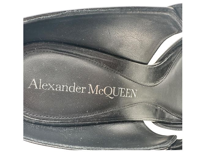 Mules Alexander McQueen Punk Buckle in pelle nera - vista 9