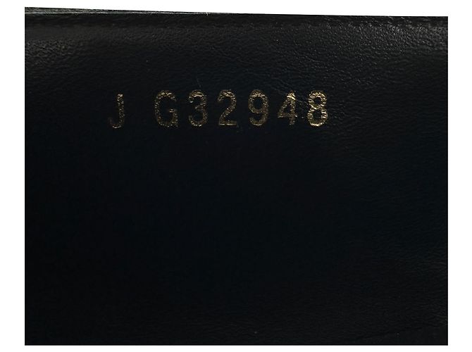 Chanel CC Loafer mit runder Kappe aus schwarzem Lackleder - Ansicht 10
