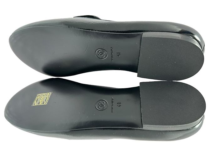 Chanel CC Loafer mit runder Kappe aus schwarzem Lackleder - Ansicht 12