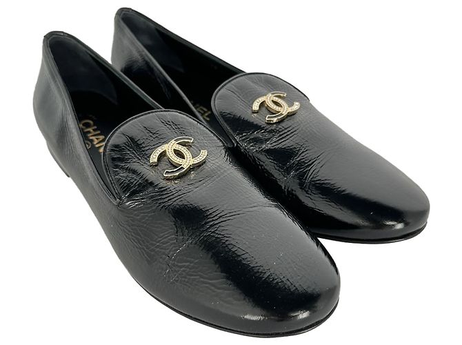 Chanel CC Loafer mit runder Kappe aus schwarzem Lackleder - Ansicht 6