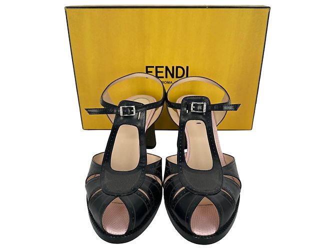 Fendi Peep-Toe T-Strap Pumps aus schwarzem Leder - Ansicht 14