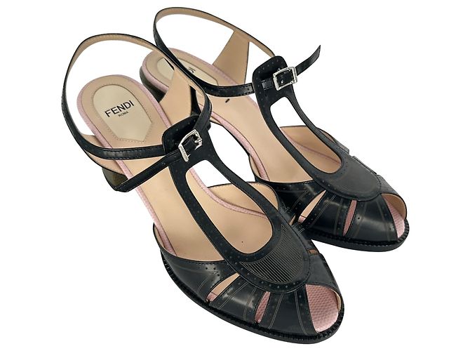 Fendi Peep-Toe T-Strap Pumps aus schwarzem Leder - Ansicht 6
