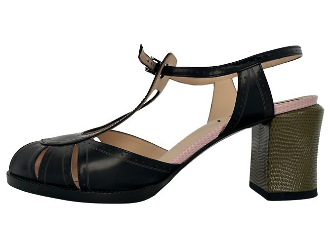 Fendi Peep-Toe T-Strap Pumps aus schwarzem Leder - Ansicht 8