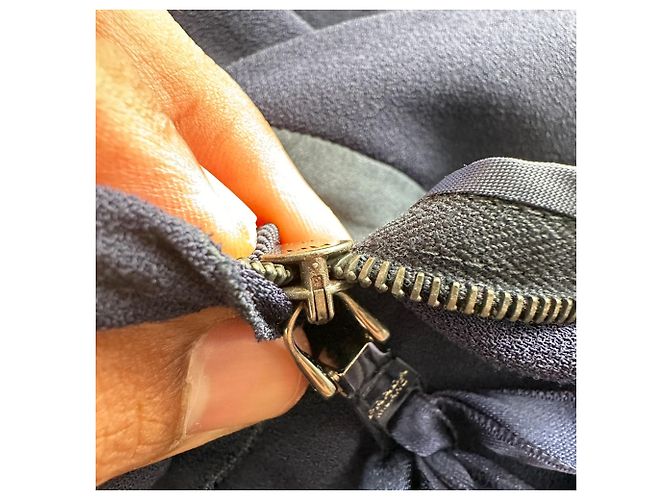 Prada ärmelloses V-Ausschnitt-Kleid aus marineblauem Polyester - Ansicht 6