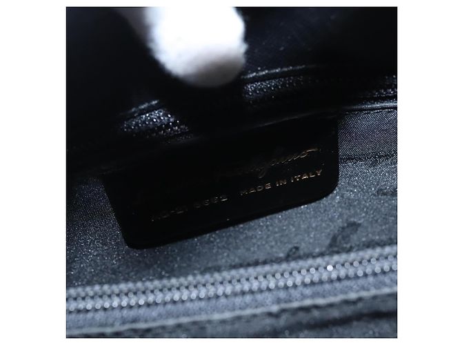 Salvatore Ferragamo Gancio Flap Hobo Leather Medium - vista 6