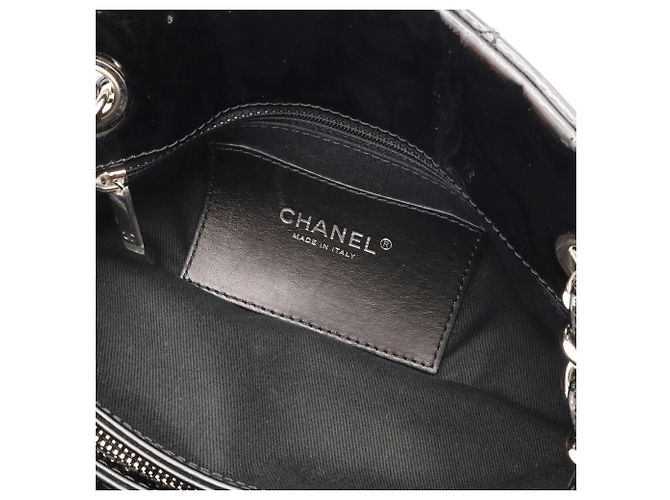 Borsa a tracolla Chanel Mademoiselle Matelassé Black - vista 7