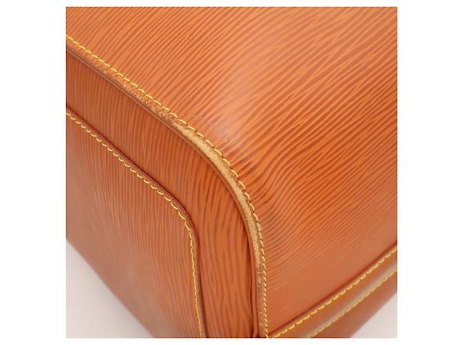 Bolsa Boston Louis Vuitton Epi Keepall 45 - vista 4