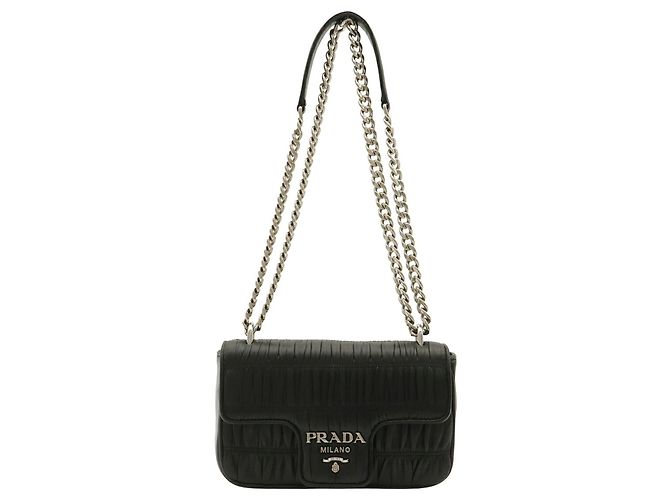 Prada Nappa Gaufre Schultertasche mit Kette und Raffung - Ansicht 2