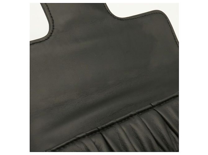 Prada Nappa Gaufre Schultertasche mit Kette und Raffung - Ansicht 7