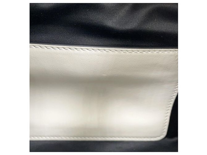 Miu Miu Bowling Lederhandtasche in White - Ansicht 10