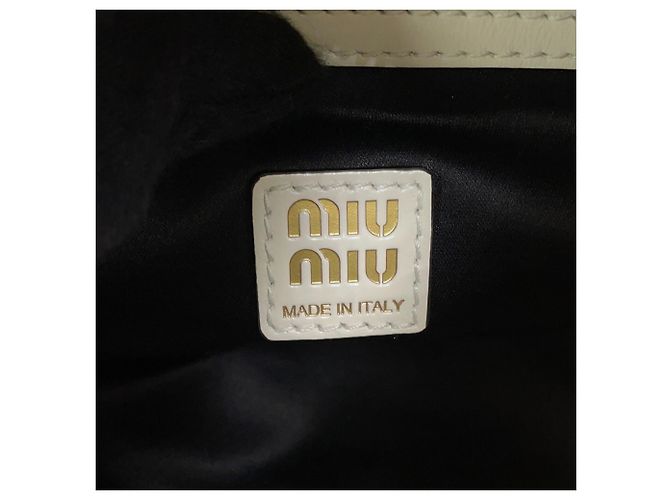 Miu Miu Bowling Lederhandtasche in White - Ansicht 13