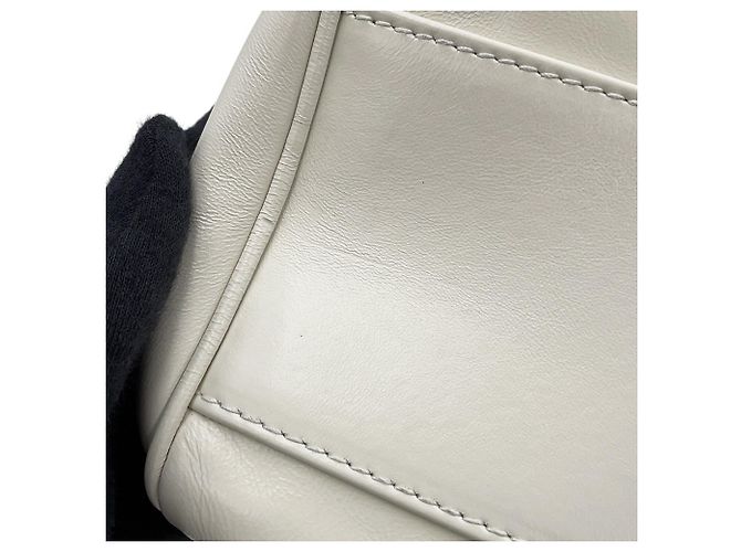 Miu Miu Bowling Lederhandtasche in White - Ansicht 7