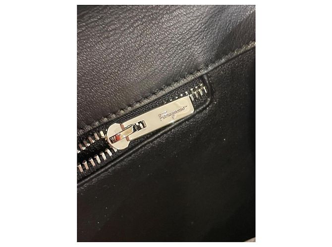 Salvatore Ferragamo Clutch in Pelle di Pitone - vista 6