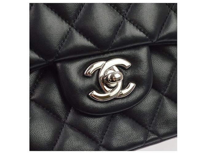 Chanel Classic Timeless Double Flap Quilted Lambskin Medium - vista 5