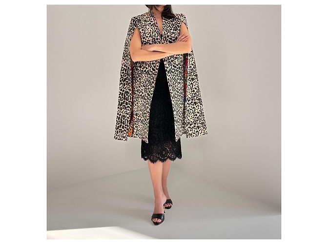 Autre Marque OTT Dubai Cape mit Leopardenprint - Ansicht 11