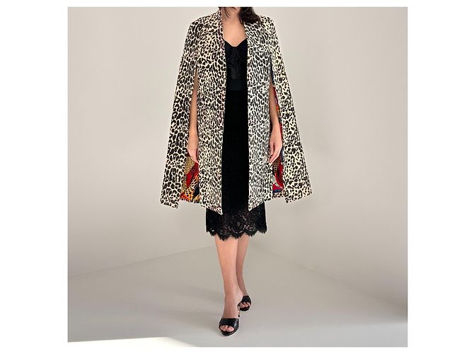 Autre Marque OTT Dubai Cape mit Leopardenprint - Ansicht 2