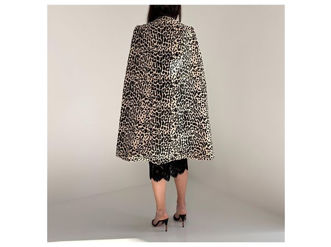 Autre Marque OTT Dubai Cape mit Leopardenprint - Ansicht 6