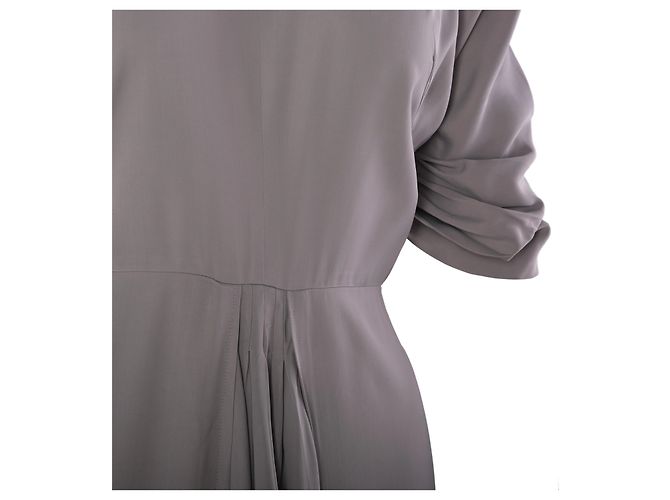 Prada Graues Midi-Kleid mit gerafften Ärmeln und Drapierung - Ansicht 5